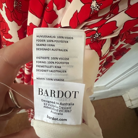 Perfect Floral Red and White tie-waist Dress - Picture 11 of 14